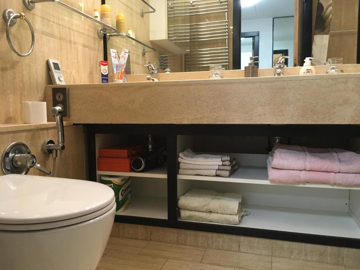 Apartment Monaco, Elegant & Quiet Renovated Apartment, In Fontvieille District, With Terrace & Pool, 15min Walk To Port Hercule