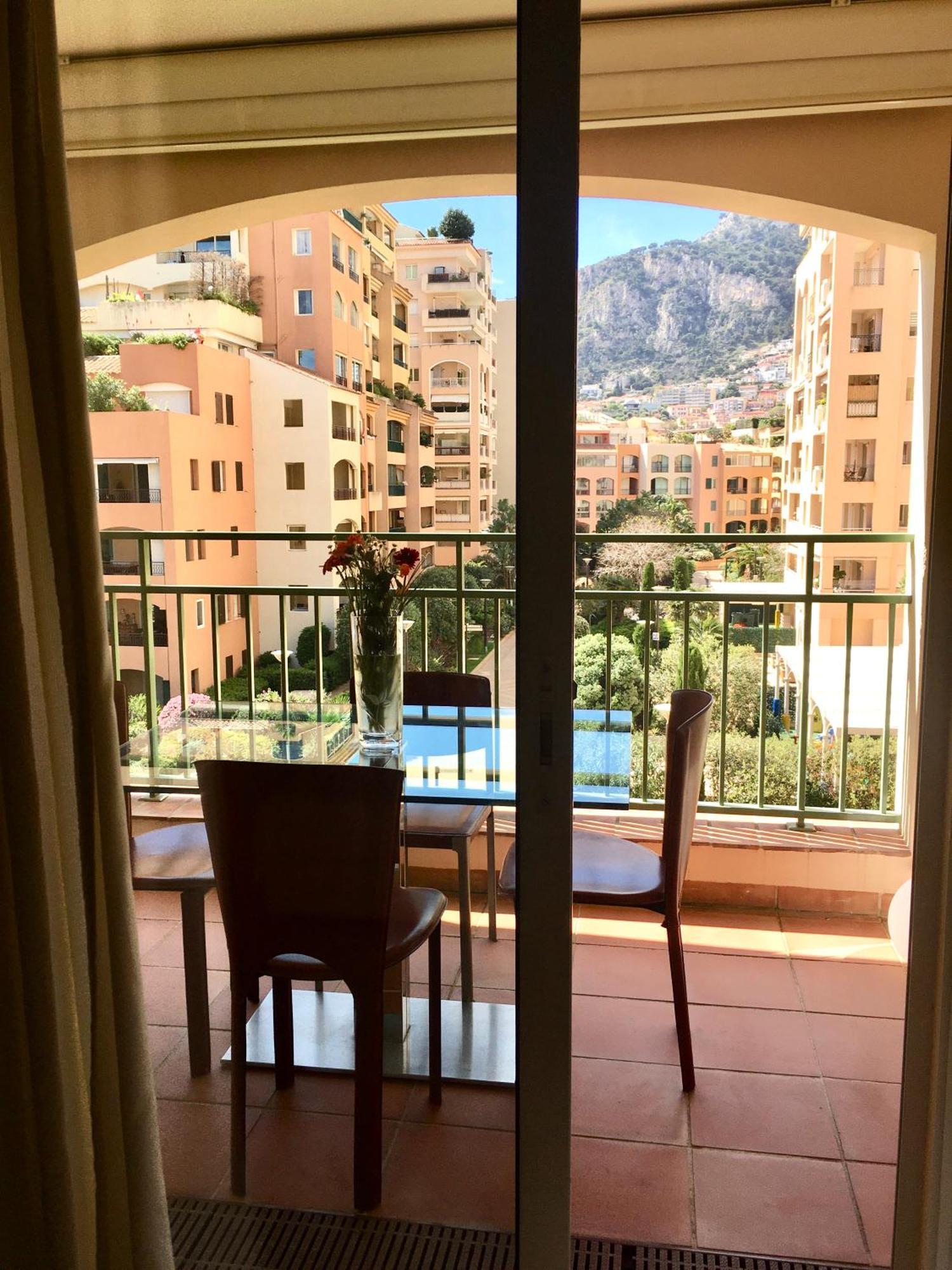 Monaco, Elegant & Quiet Renovated Apartment, In Fontvieille District, With Terrace & Pool, 15min Walk To Port Hercule *