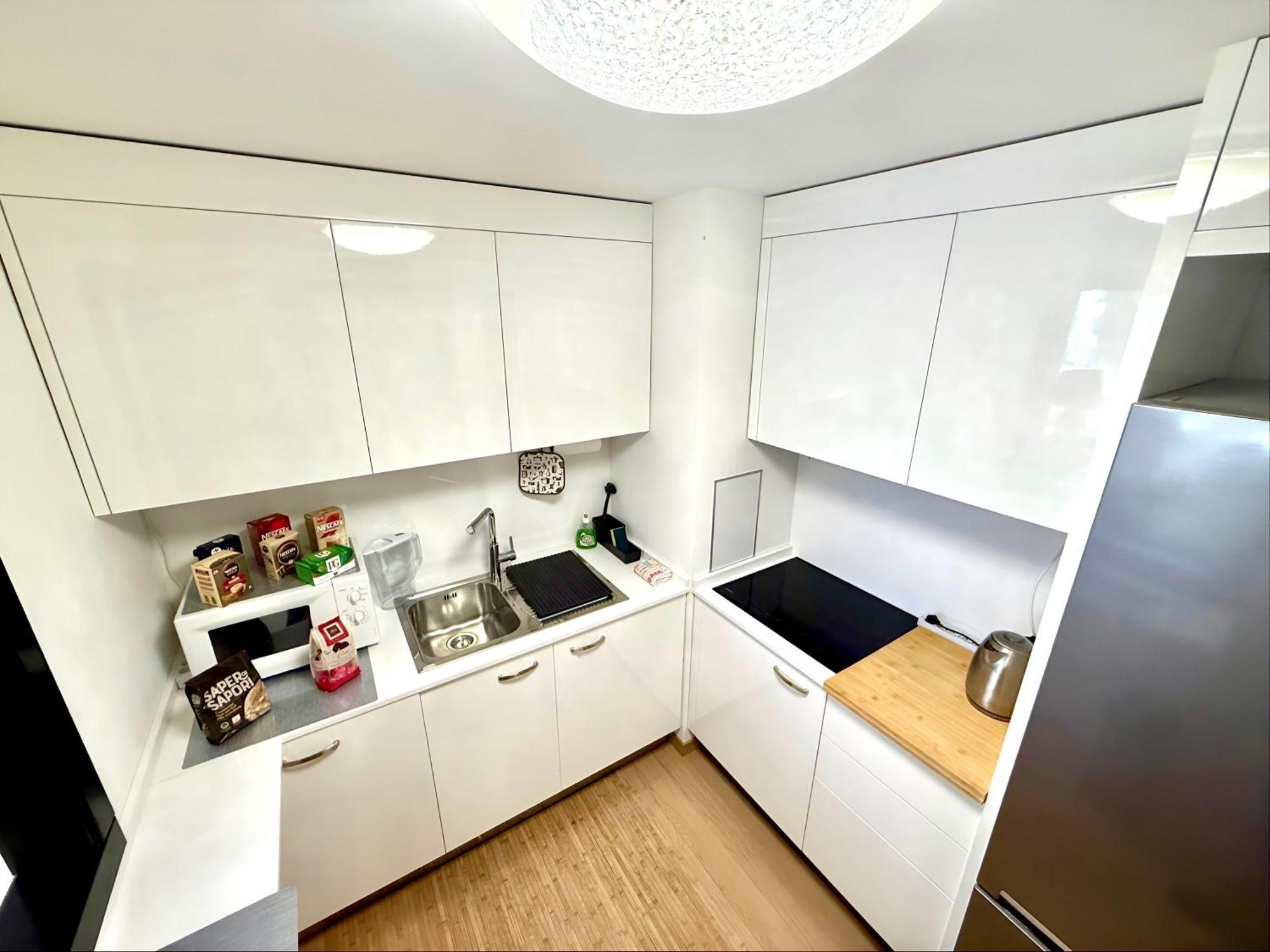 Monaco, Elegant & Quiet Renovated Apartment, In Fontvieille District, With Terrace & Pool, 15min Walk To Port Hercule Monte-Carlo