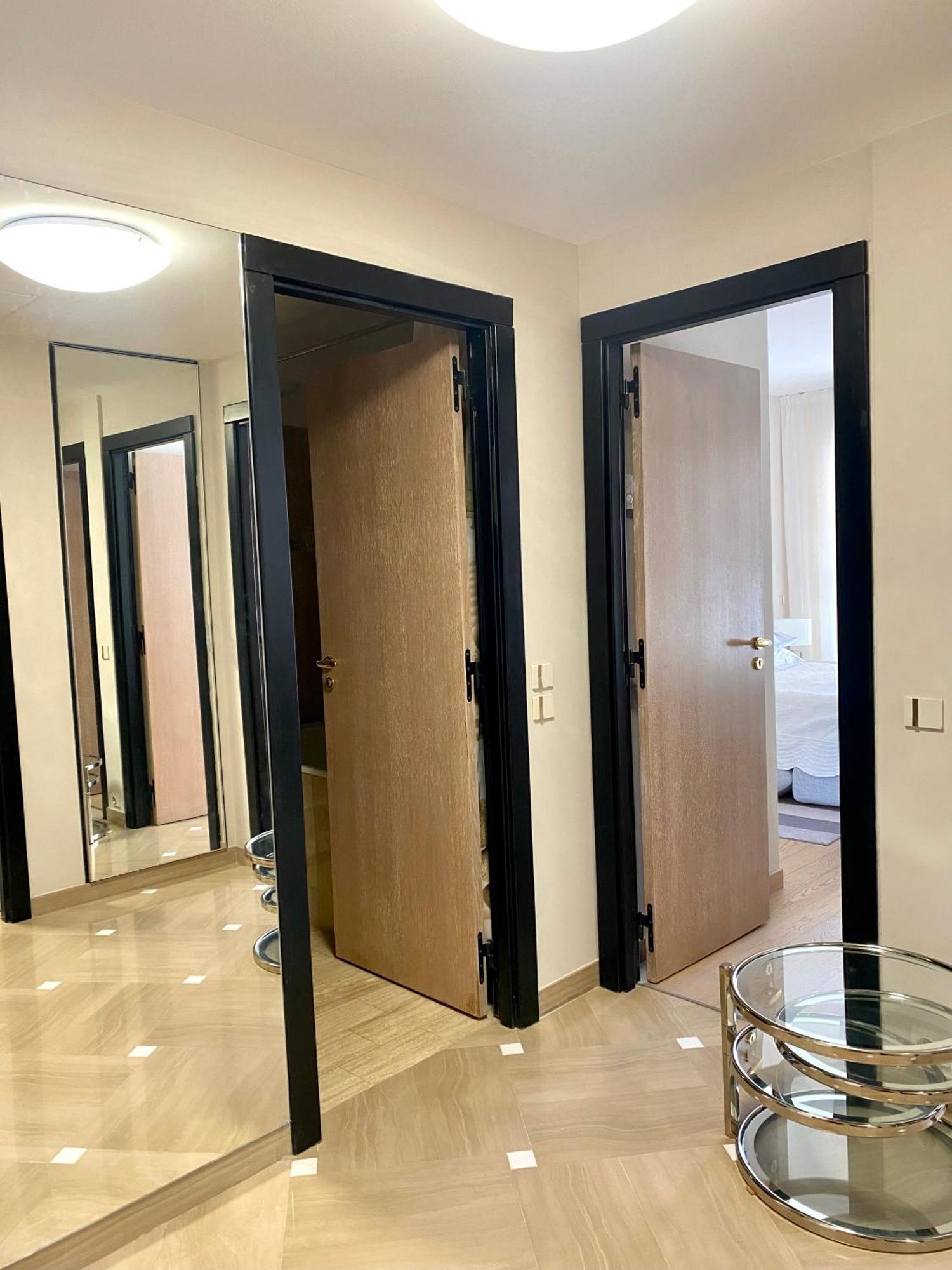 Monaco, Elegant & Quiet Renovated Apartment, In Fontvieille District, With Terrace & Pool, 15min Walk To Port Hercule Apartment